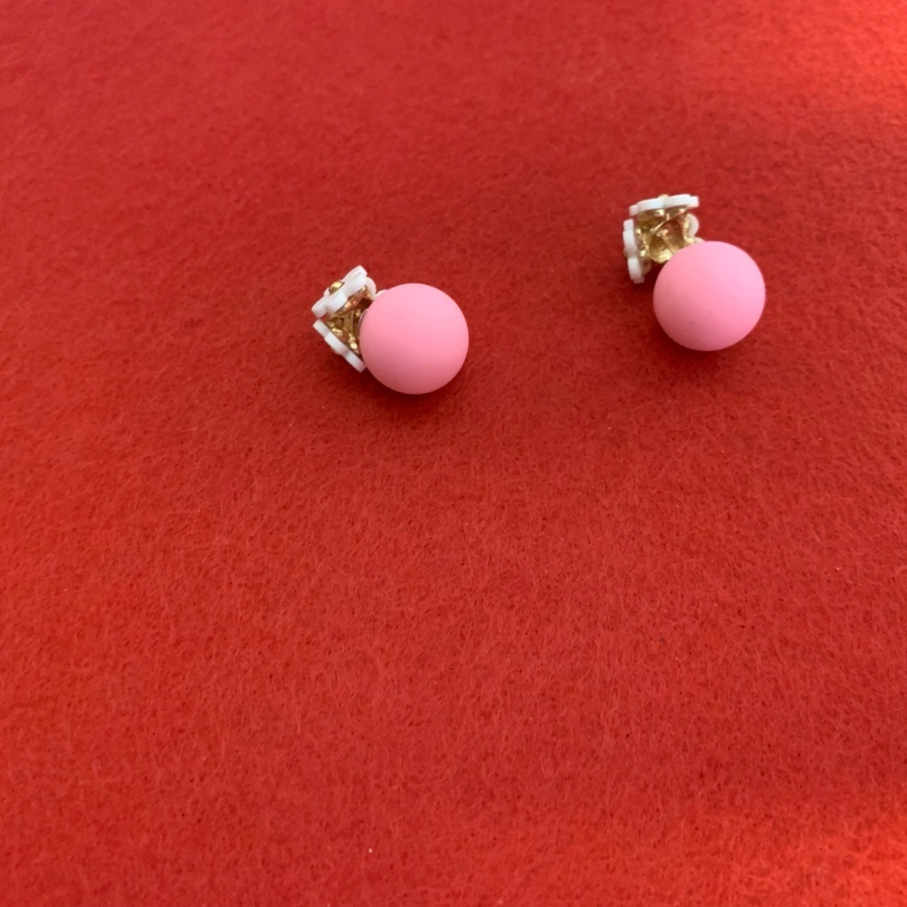 2/$13 Costume jewelry hot pink balls w/white & gold daisy cluster stud earrings
